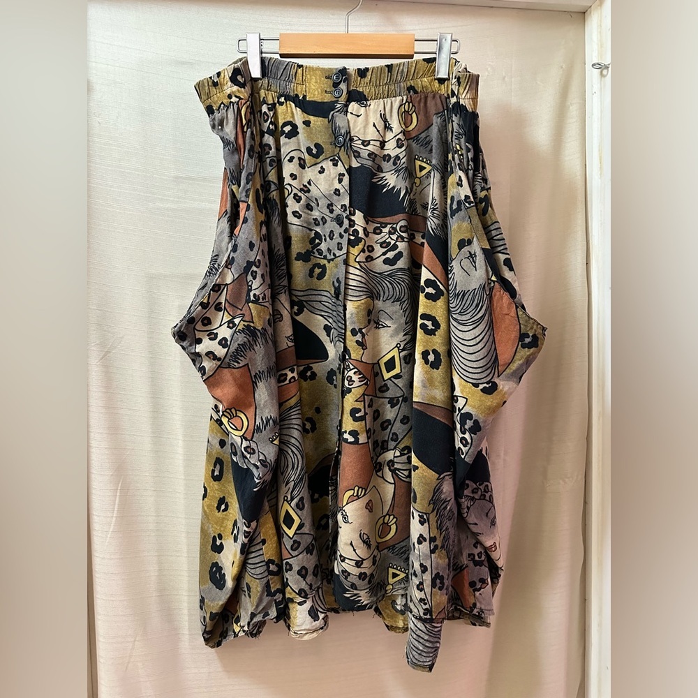 Vintage 90s Abstract Face Print Skirt Elastic Waist Button Front Retro Midi